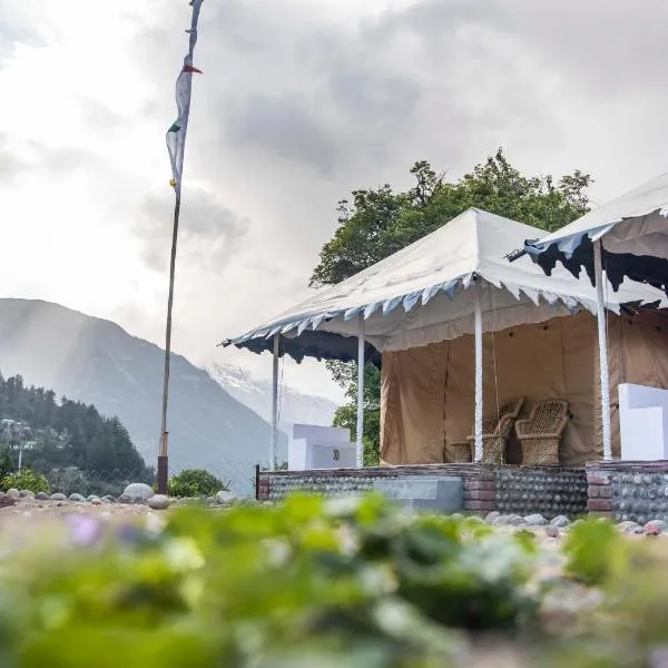 The Kamru Riverside Camps and Resorts, hotel v destinaci Sāngla