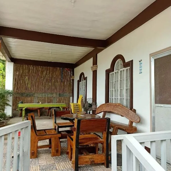 JC3 TRANSIENT HOUSE, hotel v destinaci Bolinao
