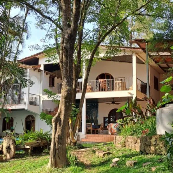 Villa Chelsey, hotel in Montaña de Los Lagos