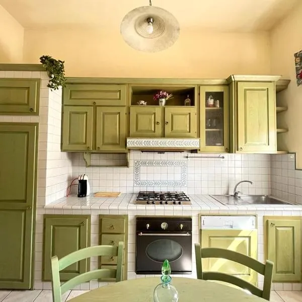 Vittoria Apartament – hotel w mieście Tirrenia