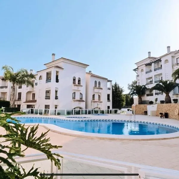 알비르에 위치한 호텔 Soleado apartamento con piscina y terraza privada.