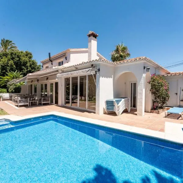 Casa Adelina en Marbella, hotel v Marbelli