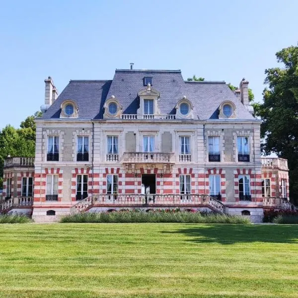 Saint-Étienne-en-Bresse에 위치한 호텔 Château de Saint Germain du Plain