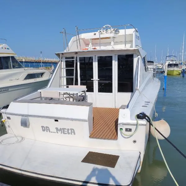 BED&BOAT II boatandholiday com, Hotel in Fano