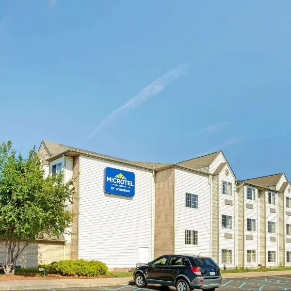 Microtel Inn & Suites by Wyndham Detroit Roseville, hotel di St. Clair Shores