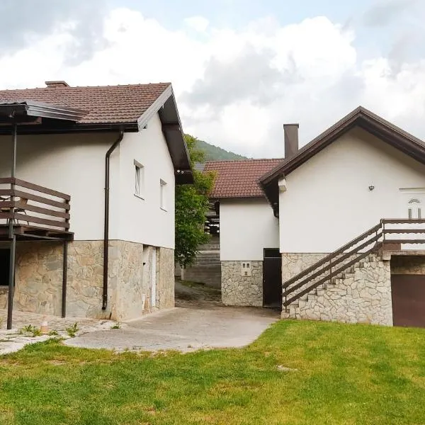 holiday home RIVER HOUSE，亞伊采的飯店