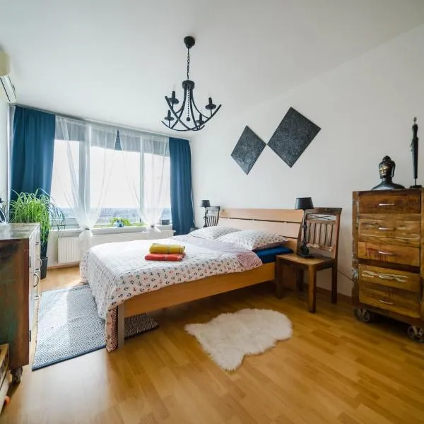 Comfy condo on the 20th floor & FREE parking, hotel a Bratislava
