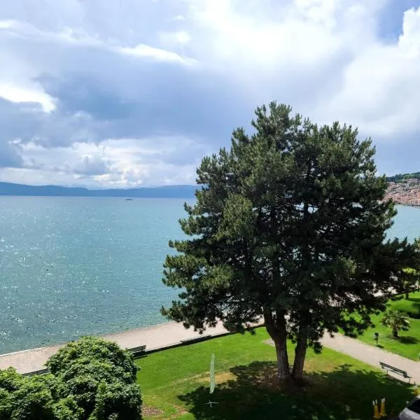 Pier 82 Apartments, hôtel à Ohrid