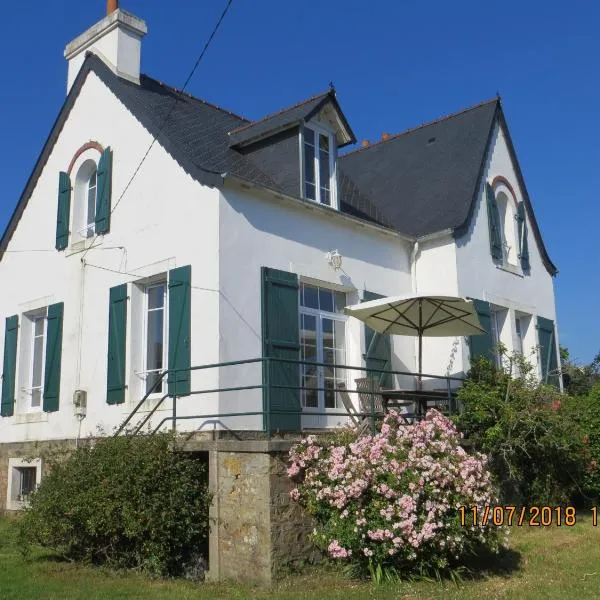 Villa Crozon 6 à 8 pers vue mer, hotel a Crozon