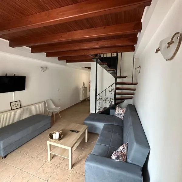 Elena maisonette by the sea, hotel in Kamena Vourla