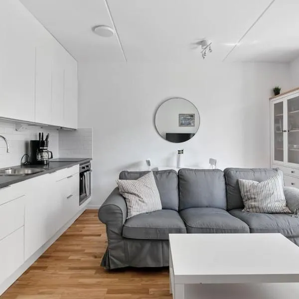 Brand new home in Barkabystaden, hotel in Barkarby