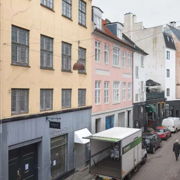 Cozy Apartments in Heart of Copenhagen Near Strøget & Højbro Plads, hotel in Copenhagen