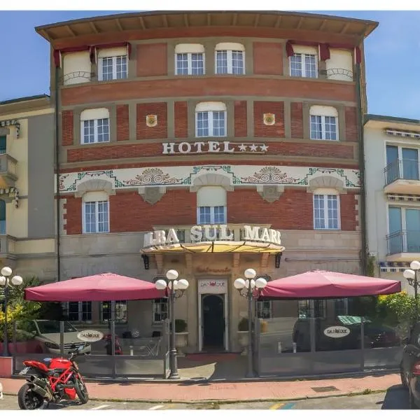 Alba sul Mare: Lido di Camaiore'de bir otel