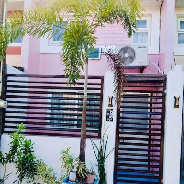 Entire Unit Fully Air-conditioned with Hi-Speed WiFi, hotel in Mabalacat