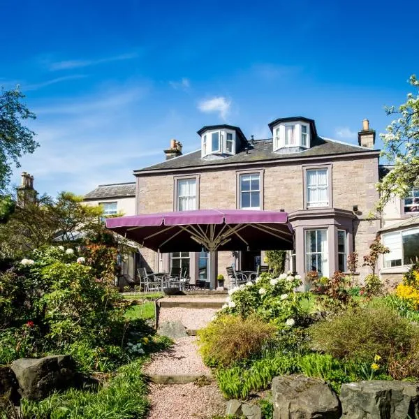 The Parklands Hotel, hotel in Abernethy