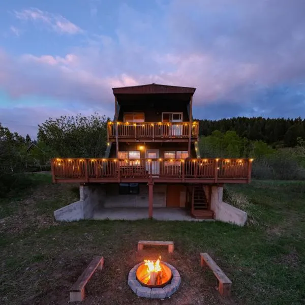 15 min to West Yellowstone/Amazing Views, hotel in Island Park