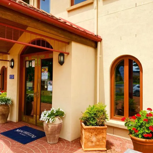 Tuscan Villa in Myrtleford, hotel v destinaci Myrtleford