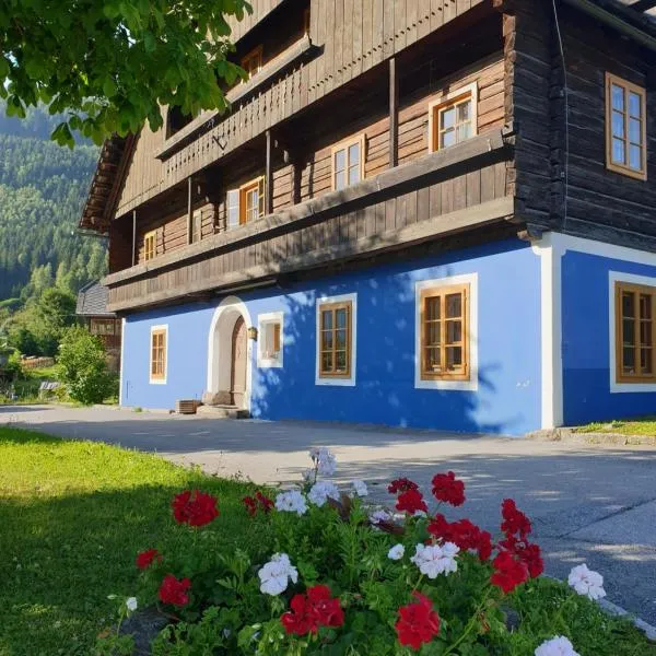 Blue House, hotel in Ramingstein
