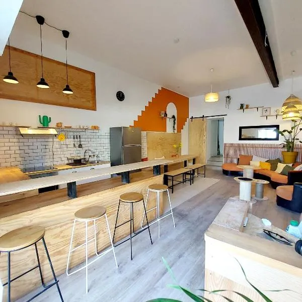 COAST - Utopy Hostel, hotel v destinaci Biarritz