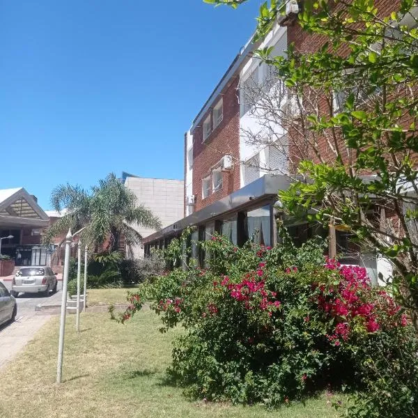 Hotel Gaudí, hotel din Punta del Este