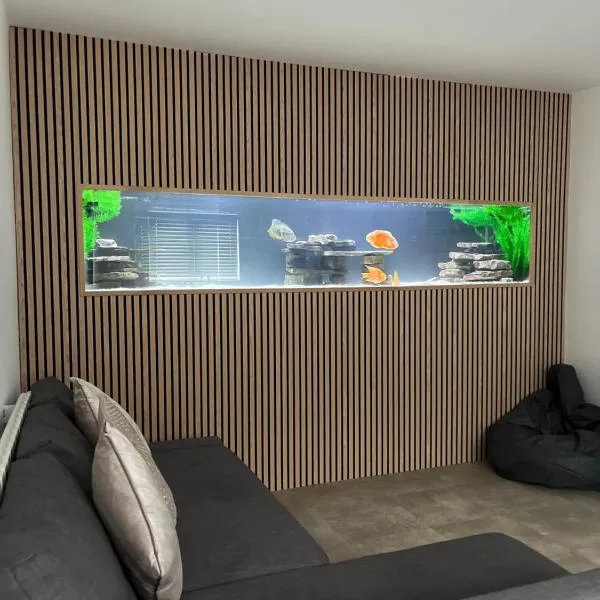 Terfyn Hall aquarium apartment 1, hotel v destinaci Prestatyn
