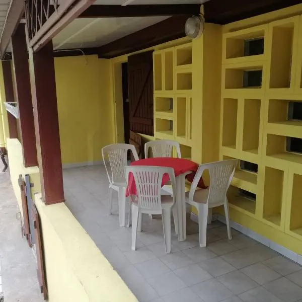 maison de ville, hotel in Saint-Denis