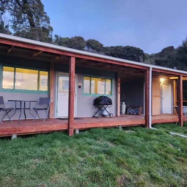 Glenwood Akaroa Bush Retreat - Kanuka Hut โรงแรมในอาคาโรอา