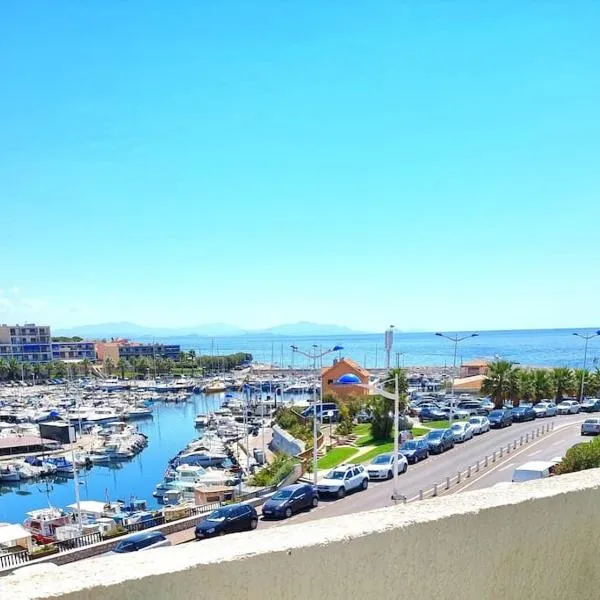 Superbe appartement avec vue mer et terrasse, hotell i Sausset-les-Pins