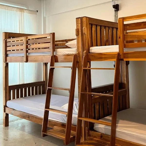 BAAN650 Hostel, hotel in Ban Kho Hong