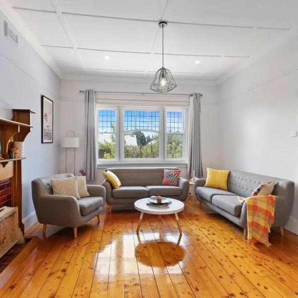 Mid Century 1930 Beautifully renovated Californian Bunglow, hotel in Newtown and Chilwell