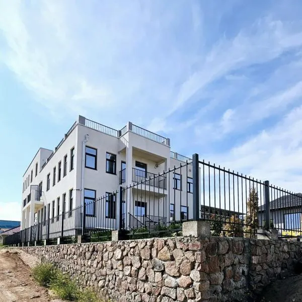 Alma Villa Guest House - Bosteri, hotel en Bosteri