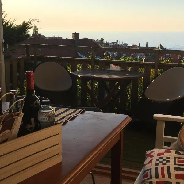 SPECTACULAR PANORAMIC VIEWS OF GUDHJEM, hotel em Gudhjem