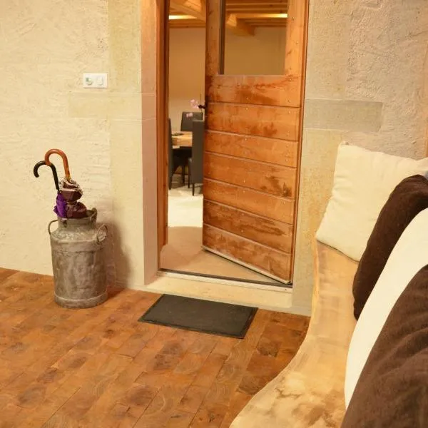 Gite Les Granges de la Croix Rouge, hotel v destinaci Les Moussières