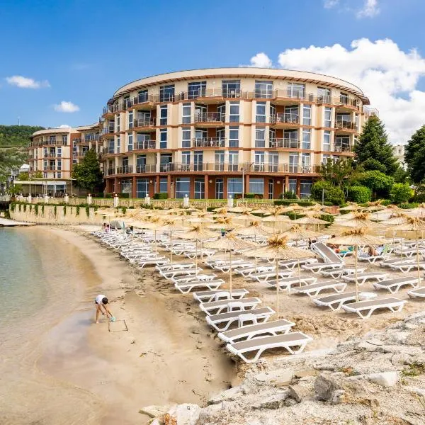 Royal Bay Resort - All Inclusive and Free beach accsess, hotel din Balcic