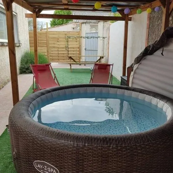 Appartement Velleron-4 personnes, מלון בVelleron