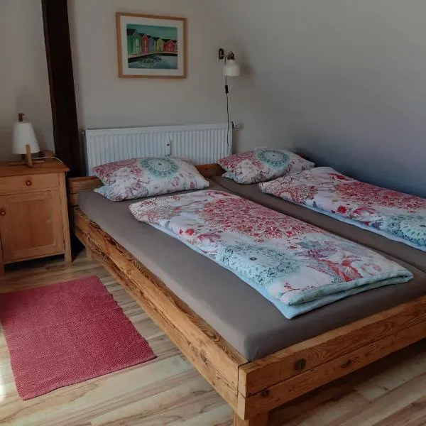Giebelzimmer mit Weinbergblick – hotel w mieście Stetten