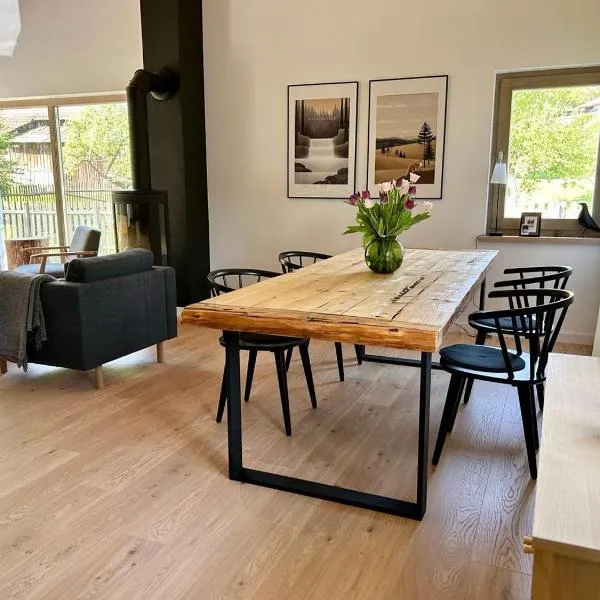 Dom w Marczowie, hotel in Przezdziedza