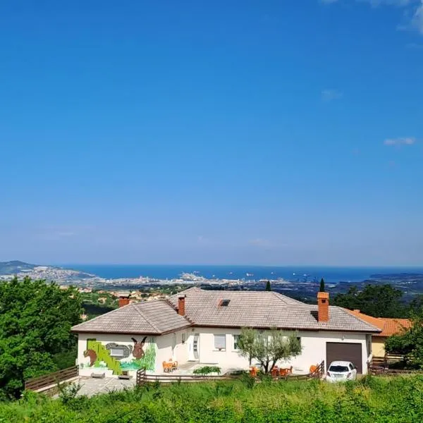 Apartment Martin and St Anton, hotell i Koper