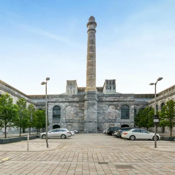 RWY Suite58 Luxury 2 Bed Apartment with optional parking, hotel in Plymouth