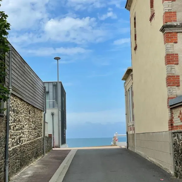 Villa Blanche, hotel in Agon-Coutainville
