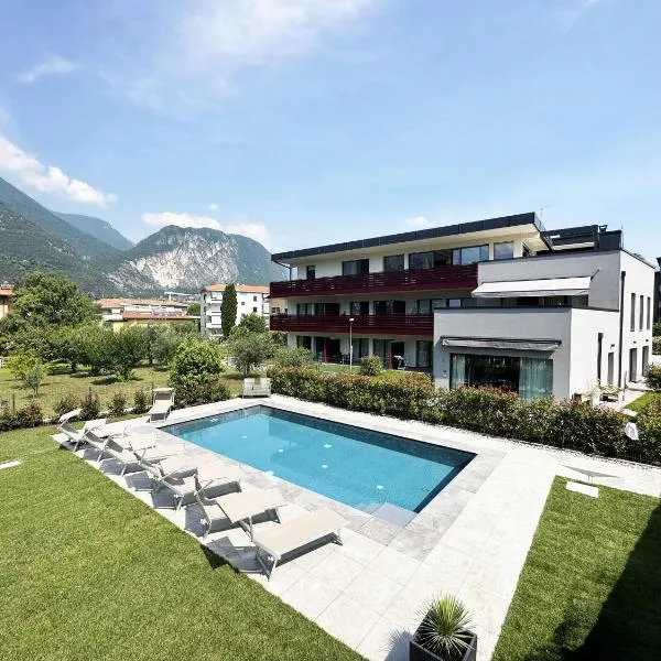 Residence Zangirolami - Luxury Garden and Balcony Apartments, hotel v destinaci Riva del Garda
