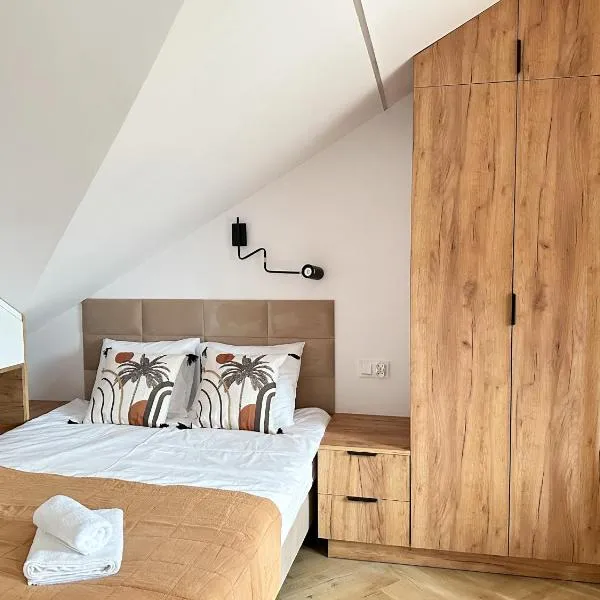 DMK Oak Studio near Warsaw-Modlin Airport, hotel v destinaci Nowy Dwór Mazowiecki