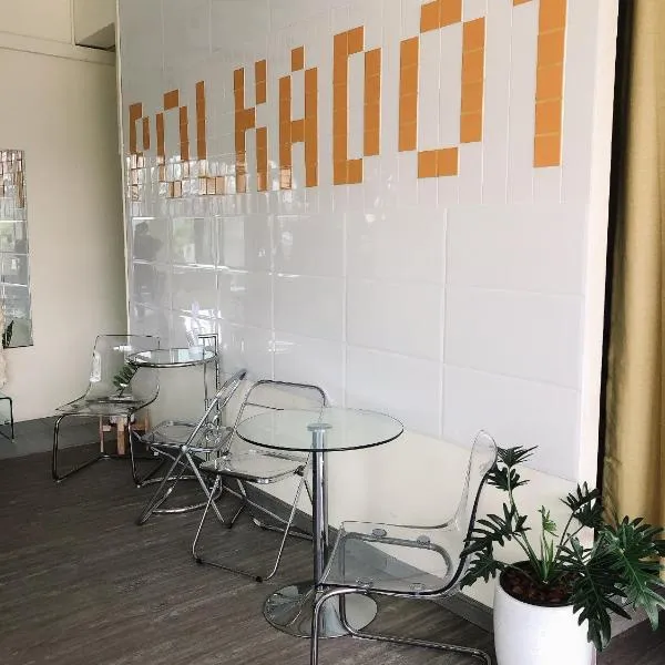 Polkadot Hostel, hotel v destinaci Phitsanulok
