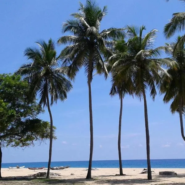 Naaval Beach Villa & Rooms, hotel a Batticaloa