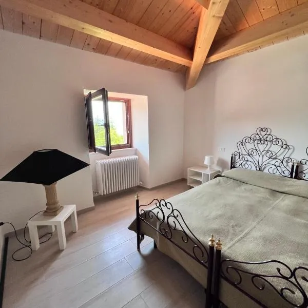 La Piazzetta, hotel v destinaci LʼAquila
