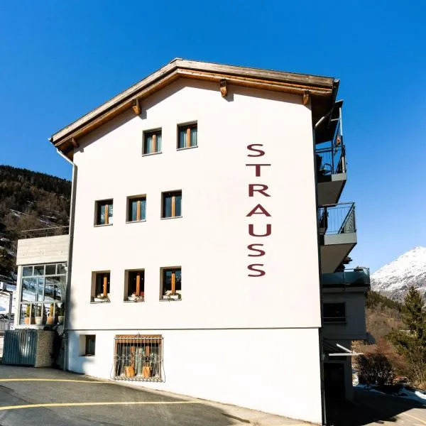 Kulinarik & Geniesser Hôtel STRAUSS, hotel v destinaci Fiesch