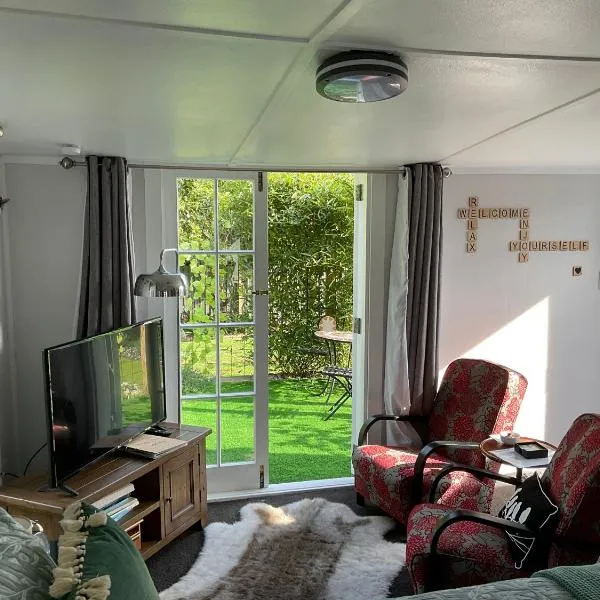 Orange Tree Cottage - garden hideaway, hotel v destinaci Whanganui