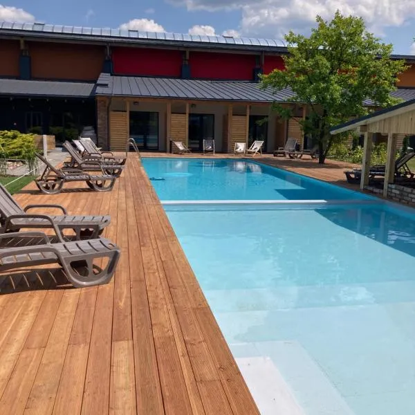 Salio Equisport Resort, hotel em Stryków