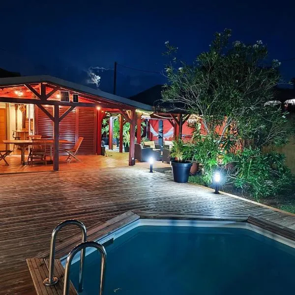 La Villa Holiday, 10 personnes, piscine patio bar terrasse, hótel í Sainte-Rose