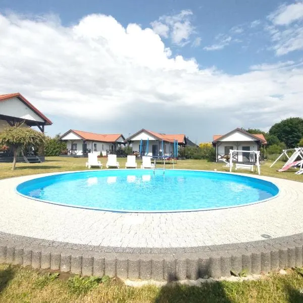 Polne Domki, hotel v destinaci Darłowo
